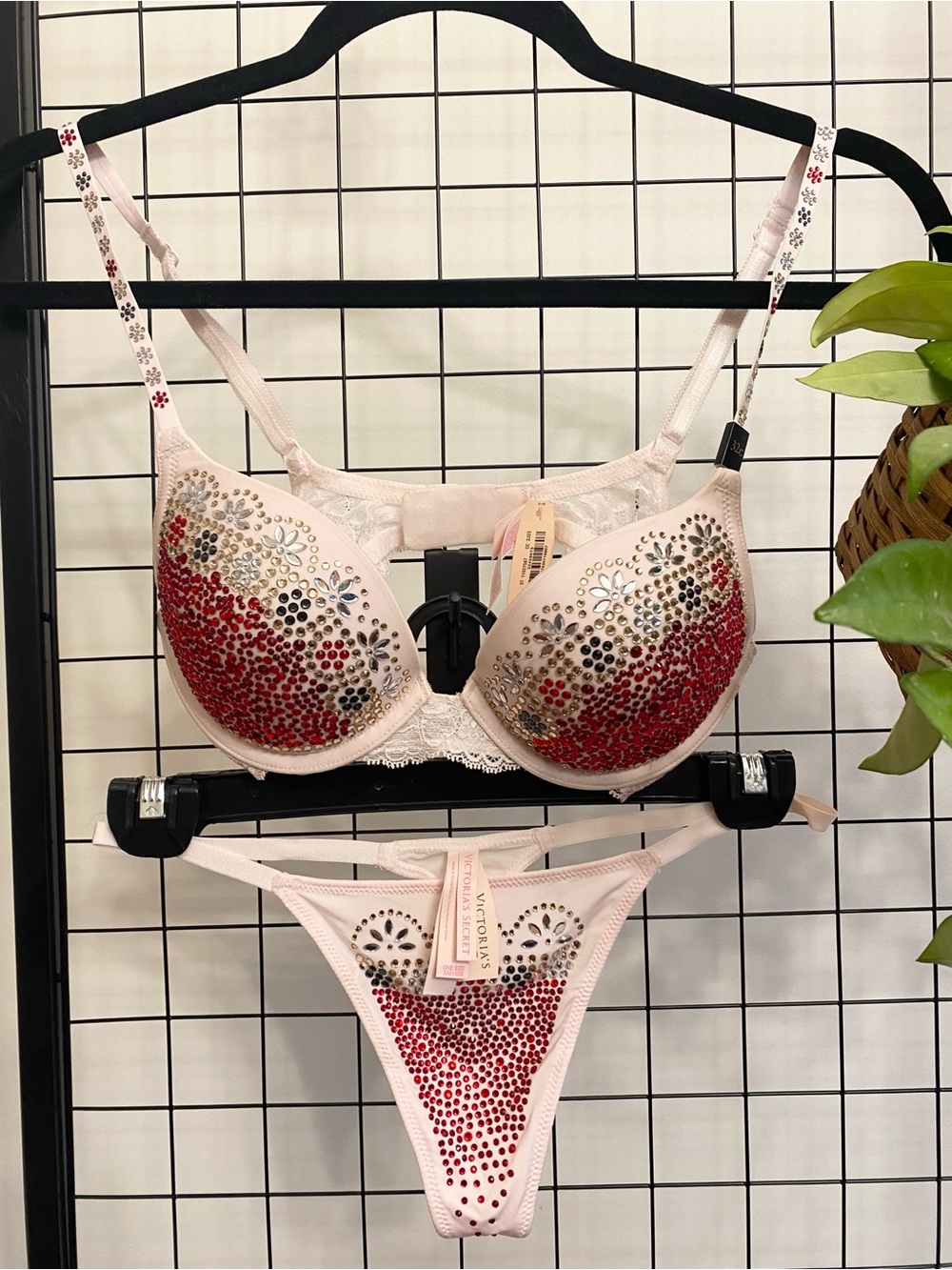 NWT Victoria’s Secret 2013 Swarovski crystal limited edition bra and panty set